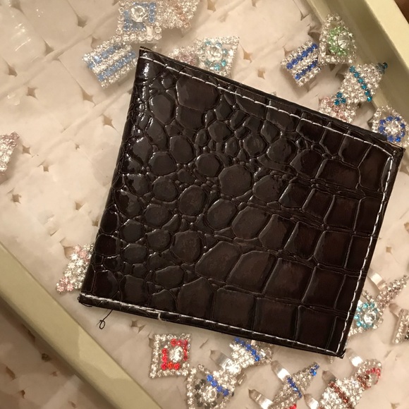 Vintage Men’s FAUX Crocodile Skin Pattern Wallet - Picture 2 of 14